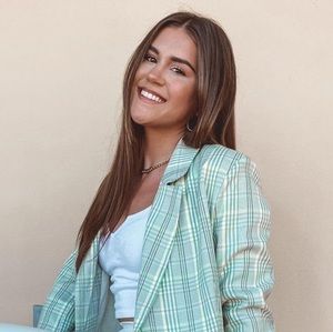 Meet your Posher, Nicole